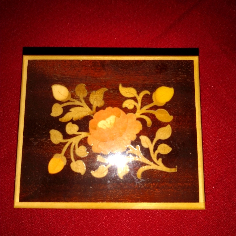 Beautiful wood music box Italy.
